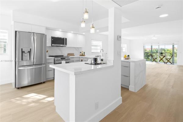 Buckingham At Century Village, 12900 SW 7th Ct #301B, Pembroke Pines, Florida 33027, image 2