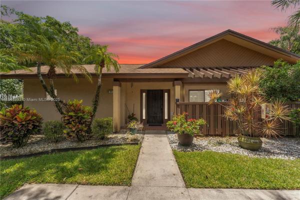 3953 Cocoplum Cir #3612, Coconut Creek, Florida 33063, image 1
