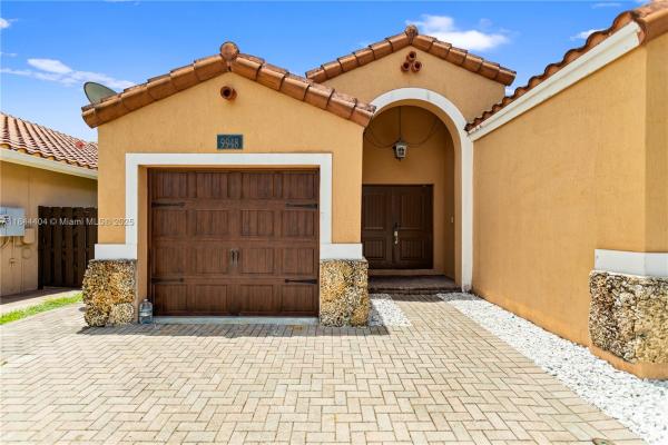 Fontainebleau West North, 9948 NW 10th Ter, Fountainebleau, Florida 33172, image 2