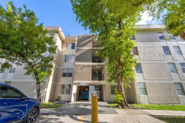 Cambridge, 1885 W 56 St 110, Hialeah, Florida 33012, image 1