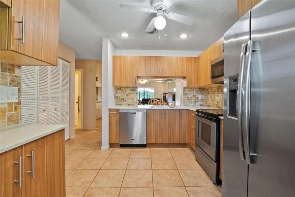 Country Club Chalet, 10946 W Sample Rd #G1, Coral Springs, Florida 33065, image 2