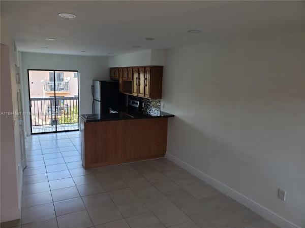 Alameda, 5300 W 21st Ct #409, Hialeah, Florida 33016, image 1