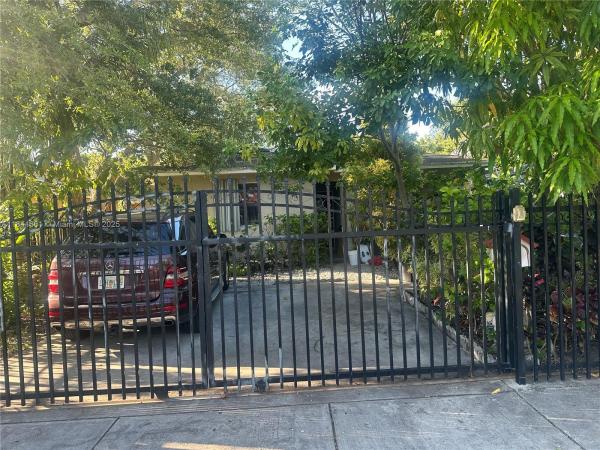 Allapattah School, 1845 NW 44th St, Miami, Florida 33142, image 1