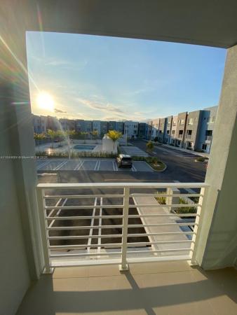 2561 NE 193rd St #1202, Unincorporated Dade County, Florida 33180, image 1
