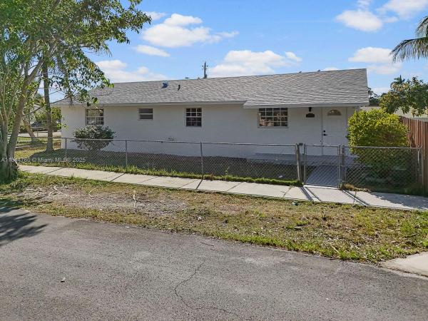 139 NE 17th St, Unincorporated Dade County, Florida 33030, image 1