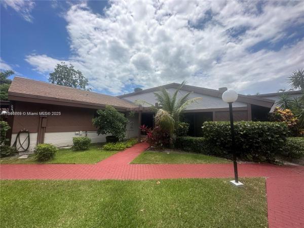 Harbourwood Villas, 2743 S Parkview Dr #2743, Hallandale Beach, Florida 33009, image 1