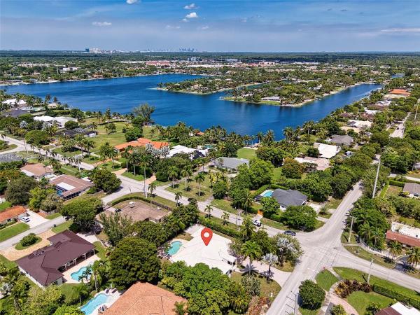 London Glen, 9715 SW 144th St, Kendall, Florida 33176, image 3
