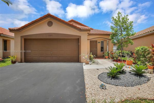 San Sebastian, 1525 Estancia Cir, Weston, Florida 33327, image 2