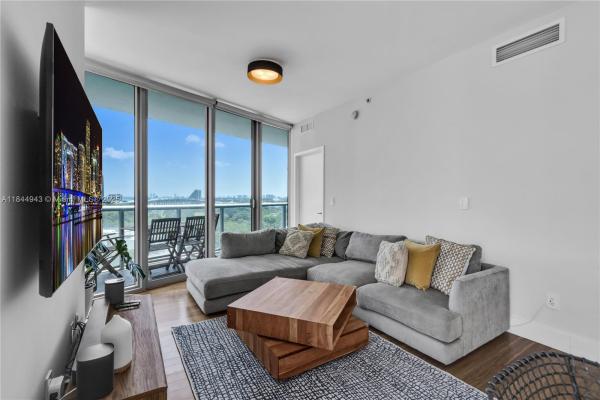 MarinaBlue, 888 Biscayne Blvd 812, Miami, Florida 33132, image 1