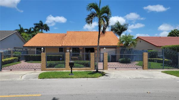 9905 SW 4th St, Fountainebleau, Florida 33174, image 3