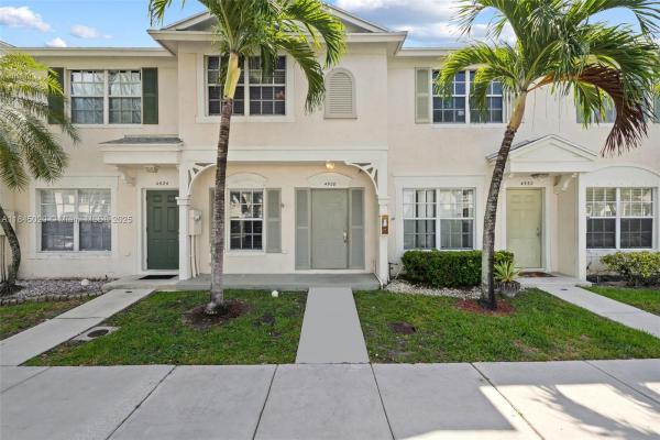 Banyan Oakridge, 4928 SW 31st Ter, Dania Beach, Florida 33312, image 1
