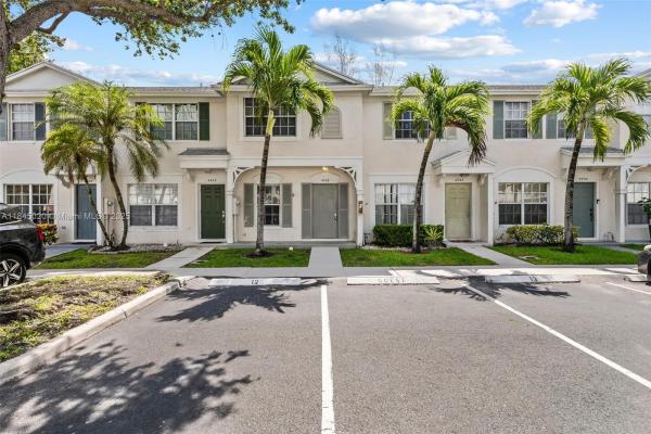 Banyan Oakridge, 4928 SW 31st Ter, Dania Beach, Florida 33312, image 2