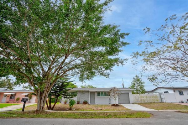 8000 NW 174th Ter, Hialeah, Florida 33015, image 1