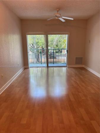 Valencia, 6001 SW 70th St #255, South Miami, Florida 33143, image 3