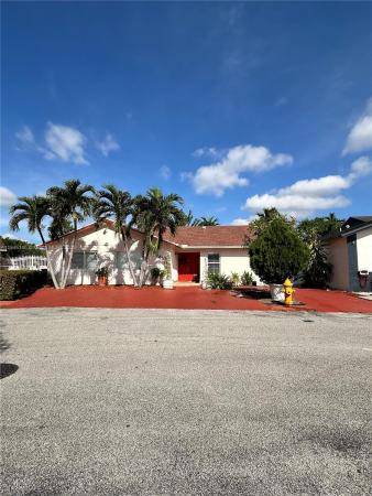 Les Chalets, 9857 SW 7th St, Fountainebleau, Florida 33174, image 2