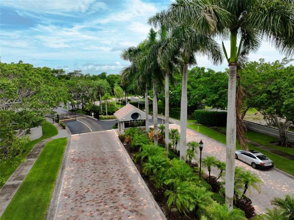 Genesis At The Landings, 10521 SW 13th Ct, Pembroke Pines, Florida 33025, image 2