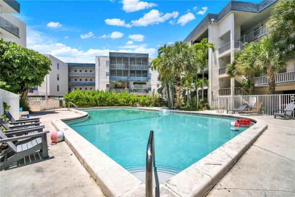 New Land Gardens, 16750 NE 10 Ave 126, North Miami Beach, Florida 33162, image 1