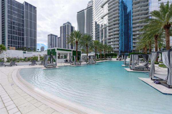 Paramount Miami Worldcenter, 851 NE 1st Ave 1410, Miami, Florida 33132, image 1