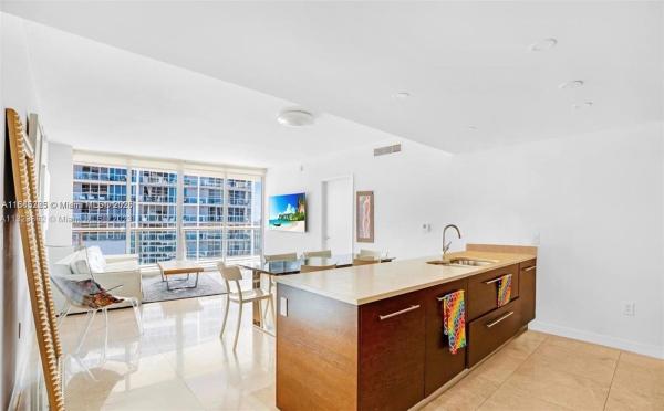 Icon Brickell Tower 1, 475 Brickell Ave #4909, Miami, Florida 33131, image 1