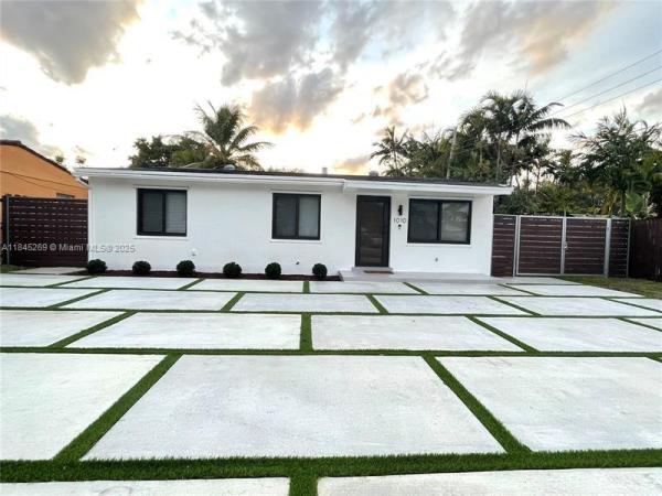 Breezy Manor, 1010 N 31st Ct, Hollywood, Florida 33021, image 1