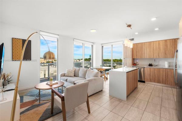Quadro, 3900 Biscayne Blvd #S-400, Miami, Florida 33137, image 1