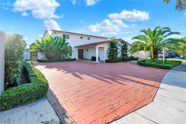 International Gardens, 1825 SW 125th Ct, Tamiami, Florida 33175, image 2