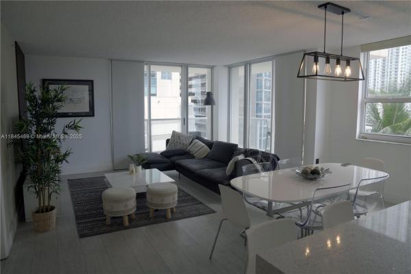 The Mark On Brickell, 1155 Brickell Bay Dr 902, Miami, Florida 33131, image 1