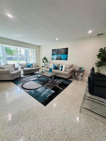 1725 SW 102nd Ct, Unincorporated Dade County, Florida 33165, image 1