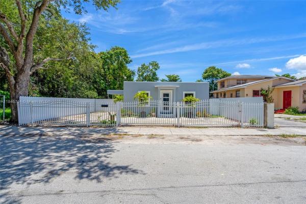 870 NW 100th St, Miami, Florida 33150, image 1