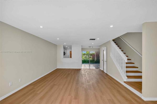 Taracoma Townhomes, 13771 SW 84 St C, Kendale Lakes, Florida 33183, image 3