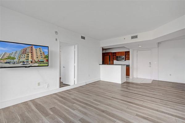 Venture At Aventura West, 2775 NE 187 St 202, Aventura, Florida 33180, image 1