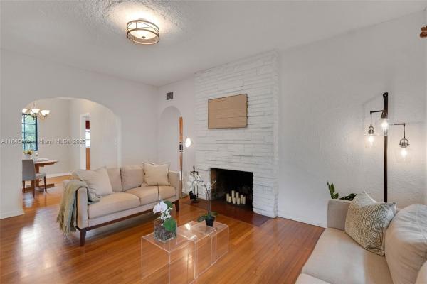 Riviera, 425 Cadagua Ave, Coral Gables, Florida 33146, image 3
