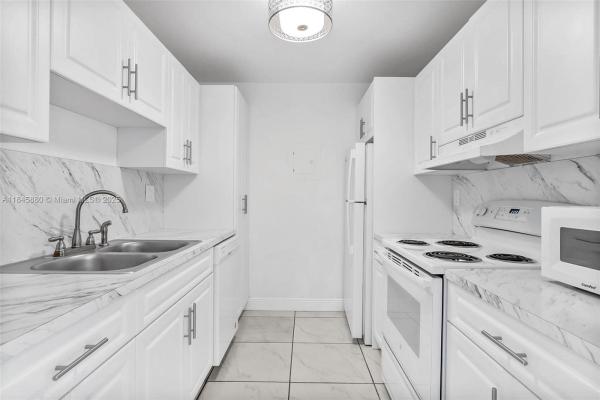 10748 N Kendall Dr #N11, Miami, Florida 33176, image 1