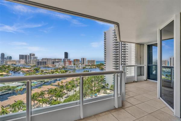 North Tower At The Point, 21205 NE 37th Ave #1809, Aventura, Florida 33180, image 3