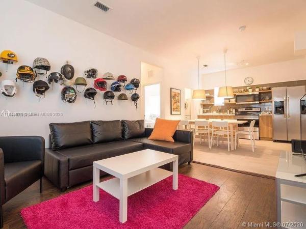 Stuarts, 920 SW 9th St #A, Miami, Florida 33130, image 1