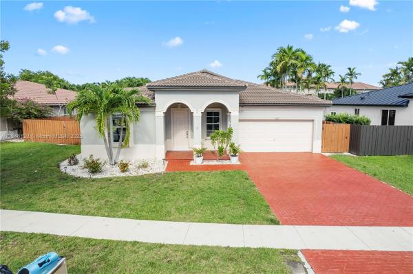 2103 NE 39th Ter, Homestead, Florida 33033, image 1