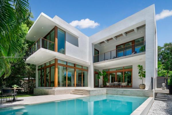 Di Lido Island, 110 Venetian Way, Miami Beach, Florida 33139, image 1