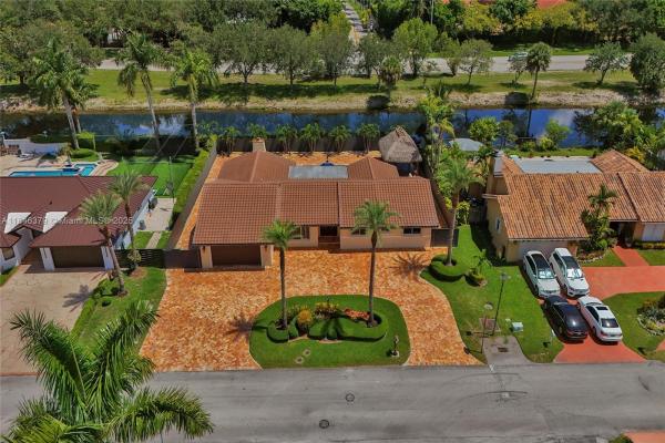 North Links Country Club Estates, 7135 N Augusta Dr, Hialeah, Florida 33015, image 3