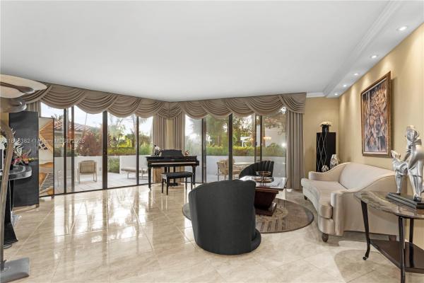 Hamptons West, 20281 E Country Club Dr 207, Aventura, Florida 33180, image 1