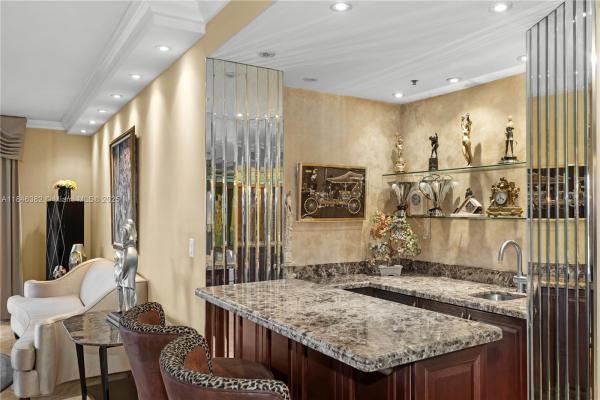 Hamptons West, 20281 E Country Club Dr #207, Aventura, Florida 33180, image 2
