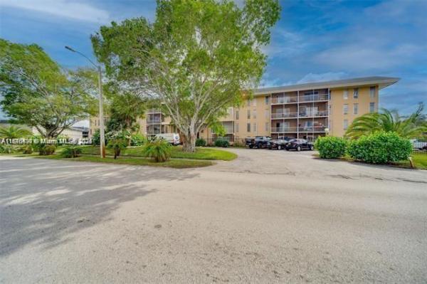 Town Square, 4848 NW 24th Ct #230, Lauderdale Lakes, Florida 33313, image 1