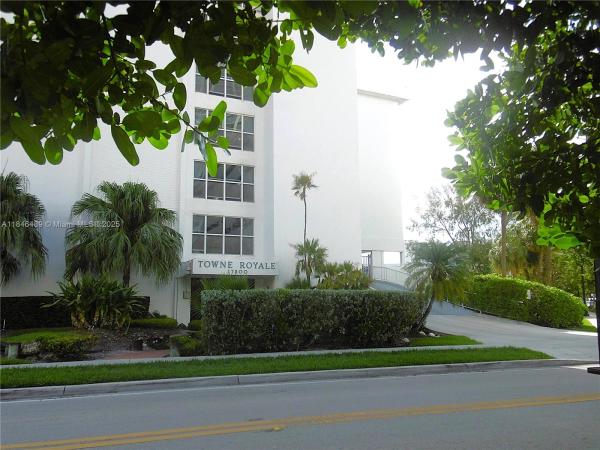 Towne Royale, 17800 Atlantic Blvd #PH11, Sunny Isles Beach, Florida 33160, image 1