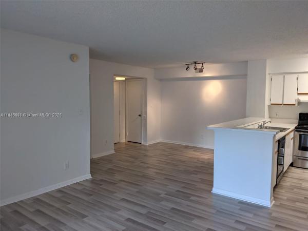 Hollywood Parc, 560 S Park Rd #13-7, Hollywood, Florida 33021, image 1