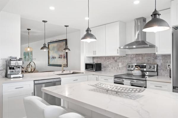 555 Banyan Tree Ln #206, Delray Beach, Florida 33483, image 1