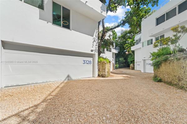 Apogee, 3128 Center St 3, Miami, Florida 33133, image 1