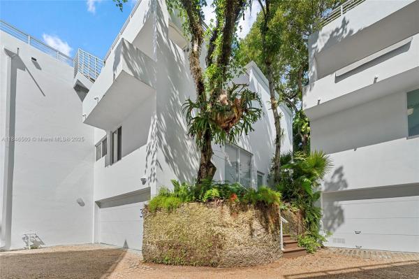 Apogee, 3128 Center St #3, Miami, Florida 33133, image 3