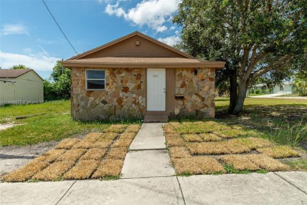 Addis Ababa, 1021 W 33rd St, Riviera Beach, Florida 33404, image 1