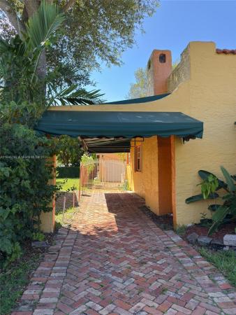 Country Club Estates, 537 Glen Way, Miami Springs, Florida 33166, image 2