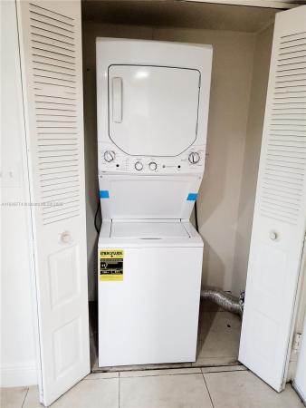 Doral, Florida 33166, image 1