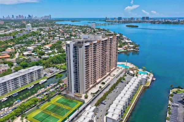 1800 NE 114th St 2310, Miami, Florida 33181, image 1